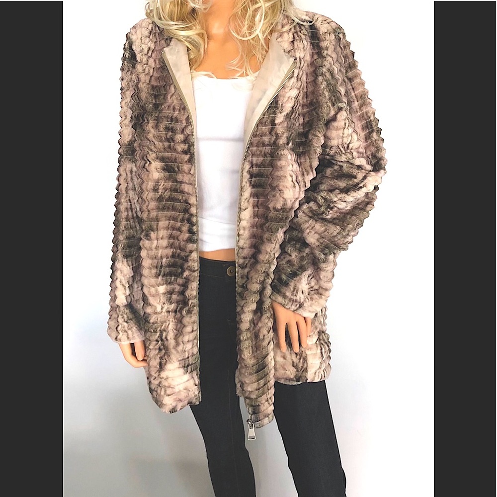 COAT, Faux Fur, Soft, Gorgeous Print
